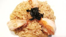 Risotto aux crevettes grises, bouillon maison, feuilles de nori