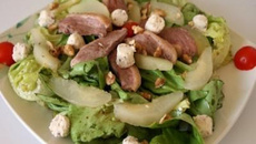 Salade de magret fumé, poires au Tartare
