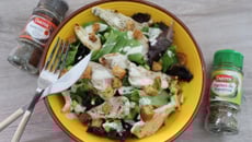 Salade poulet avocat et croûtons & herbes de Provence