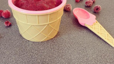 Glace rapide aux fruits rouges et au yaourt