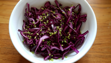 Salade de chou rouge à l'asiatique