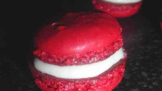 Macarons rouge ganache chantilly chocolat blanc