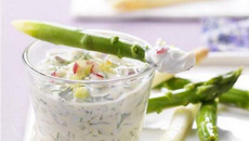 Duo d'asperges 'à dipper' au Chavroux®