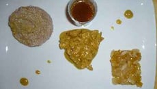 L'été sera chaud ... sauté de dinde au curry et aux agrumes , rissotto crémeux à la crème de coco et aux piment d'espelette, fraîcheur exotique de litchi mangue ananas et kaki sauce  miel ananas