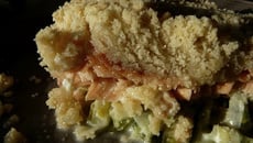 Crumble aux 2 saumons, courgettes et poireaux