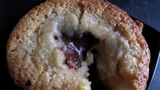 Moelleux à l'amande, cœur banane-chocolat