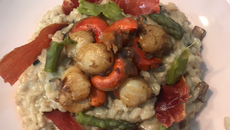 Risotto aux noix de saint jacques, champignons et asperges