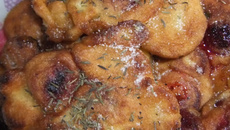Beignets de cerises et thym