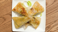 Samoussa aux poireaux et au parmesan