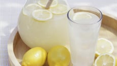 Jus de citron rafraîchissant