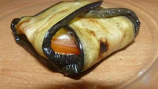 Papillote d'aubergine à la tomate et chèvre