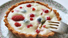 Tartelettes au chocolat blanc et aux fruits rouges