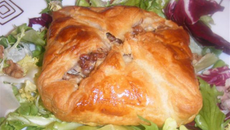 Petits paniers à la fondue de poireaux et noix