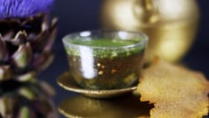 Consommé comme un thé Matcha Gillardeau et Pain Ariake