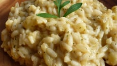 Risotto d'inspiration iranienne aux aubergines et au kashk