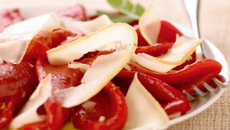 Salade de poivrons confits au fromage de Pur Brebis Pyrénées