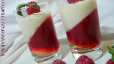 Mousse blanche aux gelées de framboises et verveine/menthe