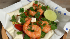 Papillote de chorizo, crevettes et légumes cremes au persil