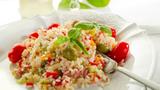 Salade de riz, thon et oeuf très facile