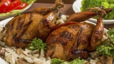 Cailles farcies aux champignons de Paris