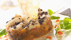 Rosace de St Jacques aux truffes et Confit d'Aubergine