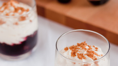 Figues pochées au vin et crème légére au mascarpone