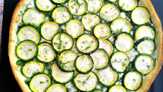 Tarte fine feta courgettes