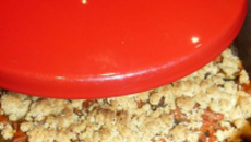 Ma cocotte de courgettes au thon en crumble d'amandes