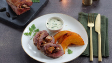 Rôti de Magret au foie gras, sauce tonka