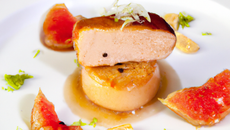 Foie gras chaud au pomelo