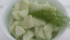 Salade de concombre anisée