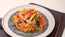 Japchae - Vermicelles sautés à la viande et aux légumes