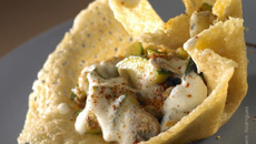 Panier de parmesan Giovanni Ferrari, dinde et légumes poêlés