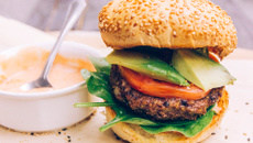 Burger Végétarien aux haricots noirs et aux pommes