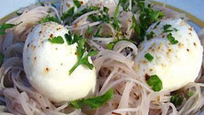 Consommé aux herbes fraîches