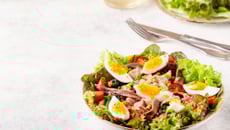 Salade niçoise traditionnelle