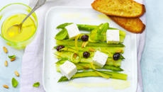 Asperges vertes, olives et citron au Carré Frais 0 % et herbes fraîches