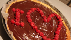 Tarte au chocolat et framboises à la crème de thé