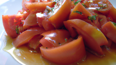 Salade de tomates au jus