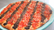 Tarte fine tomate tapenade