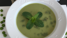 Soupe de pois chiche à la menthe