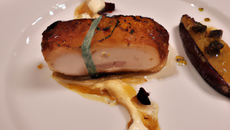 Filet de sabre à la poitrine de porc fumée et au brie