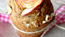 Muffin épicé au thé russe, aux pommes & noisettes