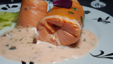Saumon roulé, sauce chicorée