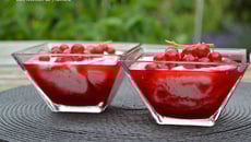 Verrines de fromage frais au coulis de groseilles
