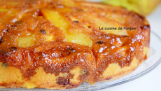 Gâteau aux poires caramélisées et liqueur
