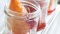 Fruits pochés à la Gelée de Groseilles