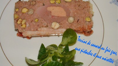Terrine de canard au foie gras, noisettes et pistaches