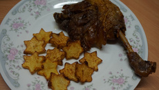 Confit de canard maison et ses étoiles sautées à la graisse de canard