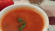 Soupe de tomates à la menthe